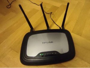 TP-LINK 450Mbps dual-band wireless N Gigabit router