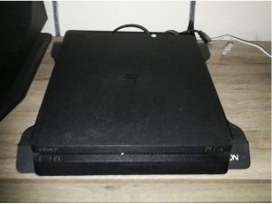 PS4 1TB slim 2joystik