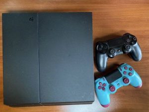 PS4 1TB +2x Dualshock 4 + 14 hier