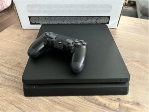 Playstation 4 SLIM 1TB Jet Black