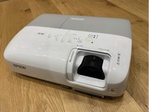 Projektor Epson EB S6 (3 LCD)