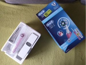 Elektrická zubná kefka Oral-B PRO 2 2500