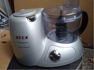 Kuchynský robot BECK 750 W