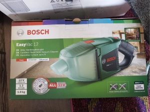 Predavám ručný vysávač Bosch EasyVac s batéroiou a