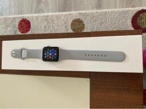 Inteligentné hodinky Apple Watch Series 3 GPS 42mm