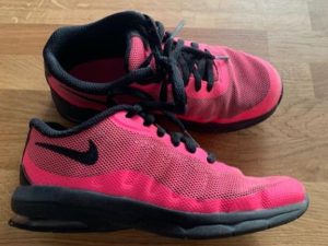 28-Nike dievcenske tenisky