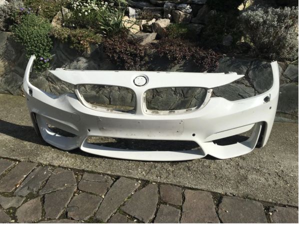 Predám predný nárazník na BMW M4