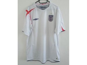 • Dres Umbro England na predaj •