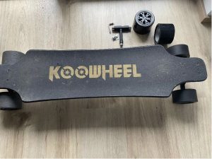 Elektricky longboard Koowheel