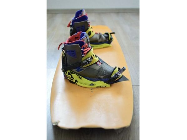 Hyperlite wakeboard + viazanie + boty 44,5 + vest