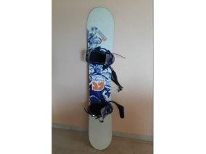 Predám Snowboard .