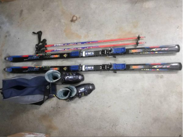Lyžiarska výstroj lyže ATOMIC +lyžiarky KOFLACH
