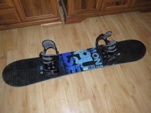 Predam snowboard SALOMON,145 cm,viaz.Light