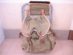 Poľovnícky ruksak, vak kombinovaný so sedačkou