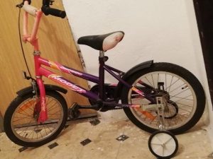 Detský bicykel + pomocné kolieska