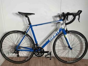 Cestný bicykel Giant Defy 3.