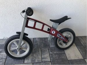 Odrážadlo FIRSTBIKE + adaptér na zníženie sedadla