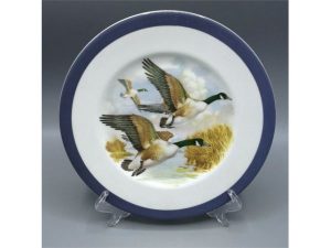 Porcelánový tanier s divými kačkami