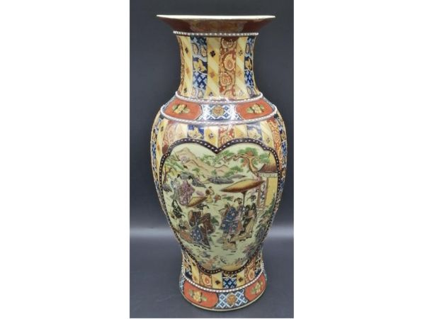 Porcelánová váza s čínskym vzorom, značená