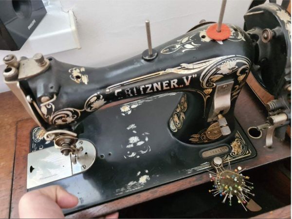 Starožitný šijací stroj GRITZNER