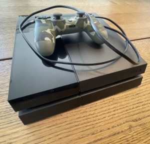 Playstation 4 + 6 hier