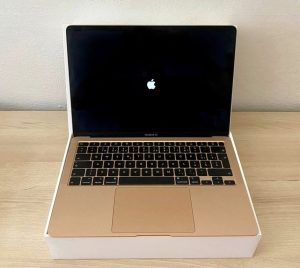 Predám Macbook Air M1 Gold 256 Gb