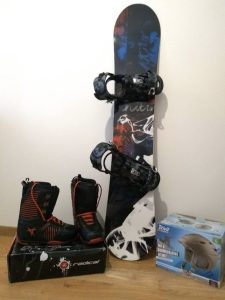 I will sell a snowboard with bindings+shoes+helmet+goggles