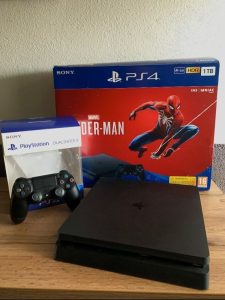 Predám Playstation 4 | 1TB+Hry