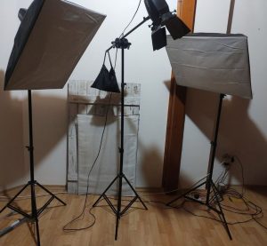 Studio flash lamps