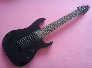 8 strunová elektrická gitara