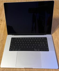 MacBook Pro 16