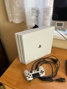 PS4 PRO