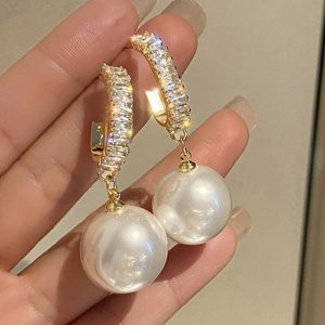 Fashion Pearl Crystal Ear Stud Earrings - White C Zircon