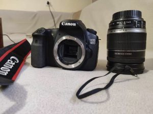 Canon EOS 60D + lens EF 18 - 200 mm