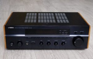 Yamaha RX-397.......Stereo Receiver