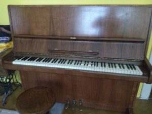 I am selling a piano