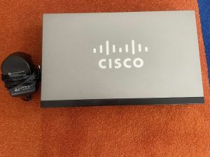 Predám cisco switche