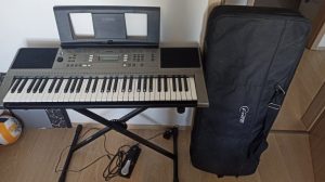 YAMAHA keyboards with stand, case, pedal
