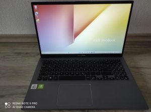 I am selling an Asus Vivobook laptop