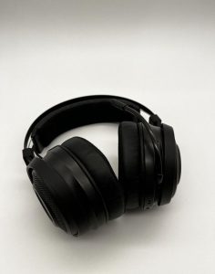 Wireless headphones - with microphone - Razer Nari E