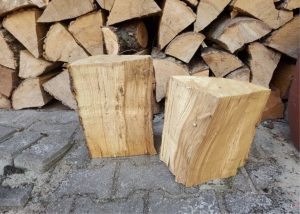 Palivové tvrdé dřevo-štípané