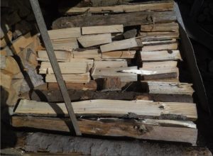 dřevo na topení, palivové dřevo