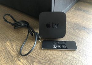 Apple TV 4K 32GB + controller for sale
