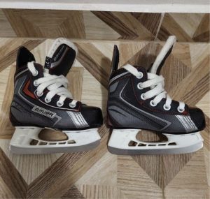 BAUER children's skates size 25