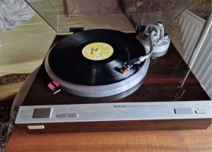 High end gramofon Technics SL-M1