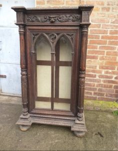 Pseudo-Gothic display case around 1880...