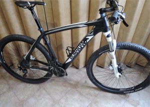 CARBON MOUNTAIN BIKE 29 .,. NEW BIKE CONDITION !!!