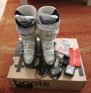 Atomic M90W downhill boots + heating in the boot
