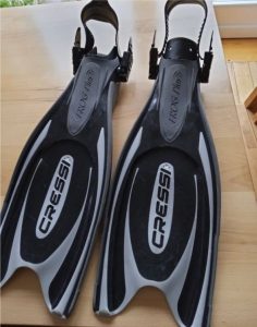 Quality fins Cressi Frog Plus, size SM,