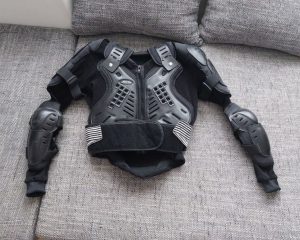 Jetta body protector size M